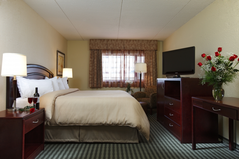 Deluxe King Bedroom